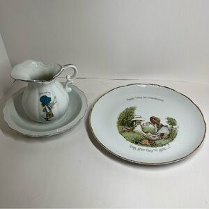 Vtg 70s Holly Hobbie Porcelain Pitcher & Wash Basin Bowl Set Plate Happy Times